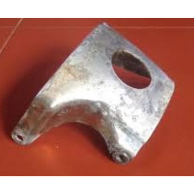 dudukan spakbor depan tiger revo