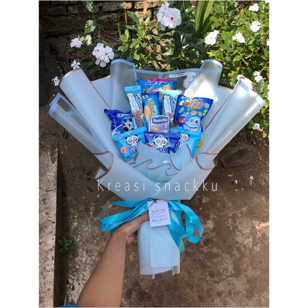 

Buket snack serba biru (isian snack sesuai poto)