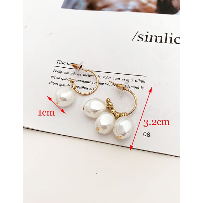 LRC Anting Tusuk Fashion Gold Alloy Pearl Asymmetric Earrings F58092