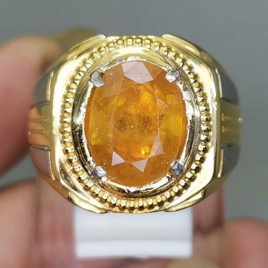 Batu Yellow Safir Kuning Emas Asli Yakut Natural Indonesia