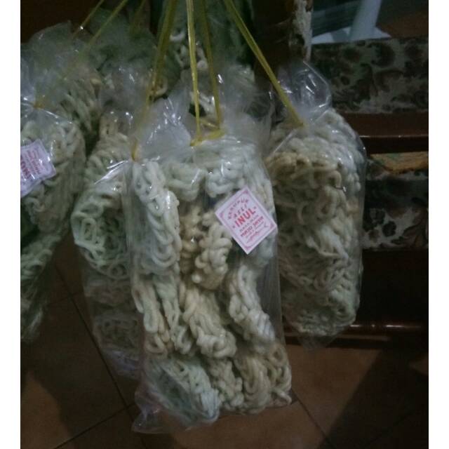 

Krupuk inul rasa ikan