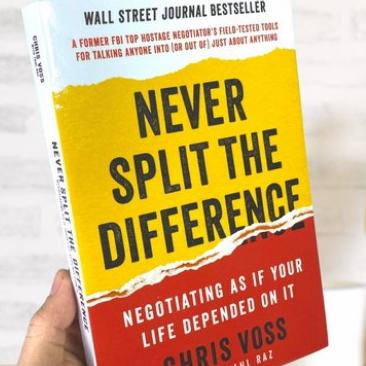 

Never Split The Difference by Chris Voss Star Seller