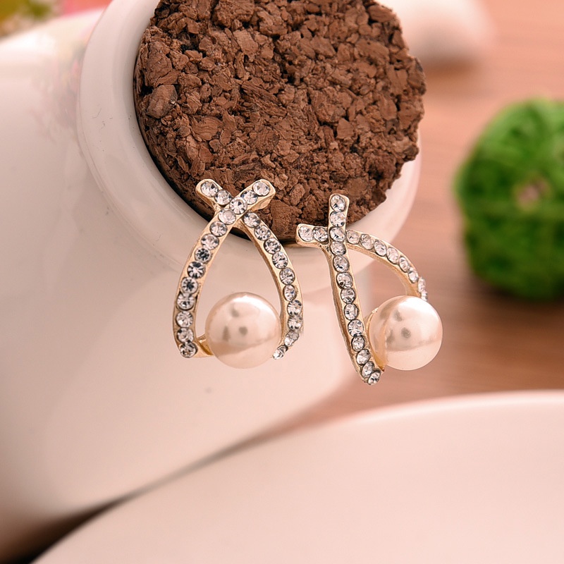 Anting Tusuk Motif Salib Hias Berlian / Mutiara Imitasi Warna Silver Untuk Wanita