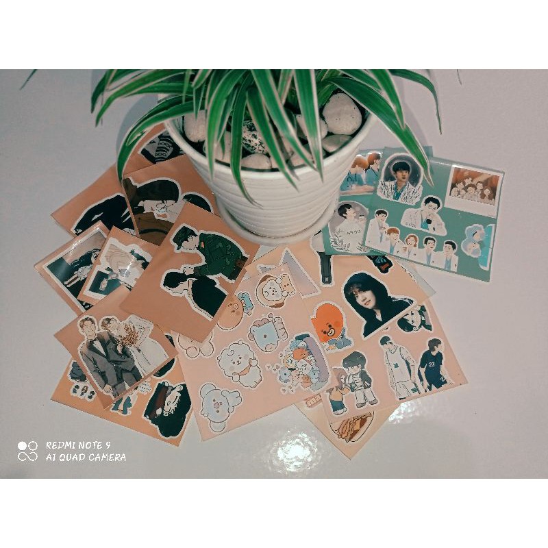 

STICKER AESTHETIC BT12, DRAKOR, SUDAH CUTTING BISA REQUEST TEMA!