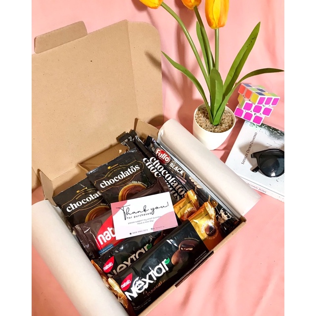 

SNACK BOX / GIFT BOX BLACK EDITION UTK ULANG TAHUN, WISUDA DLL
