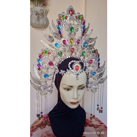 mhkota maskot krnval dwasa