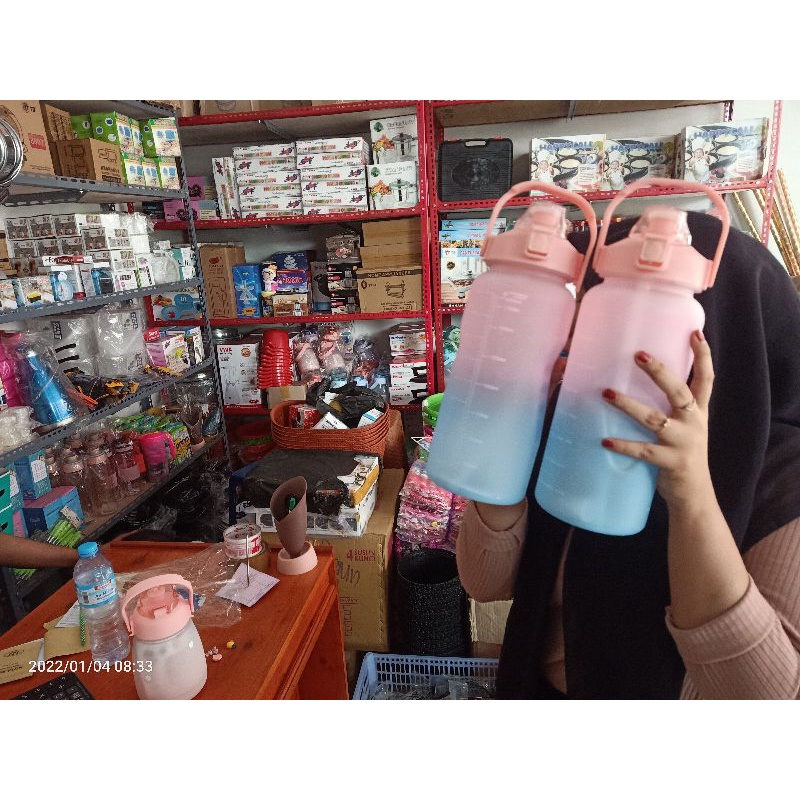 Botol minum 2 liter jumbo/Botol stiker 2 liter/botol viral 2liter/botol 2 liter/BOTOL MINUM JUMBO 2 LITER