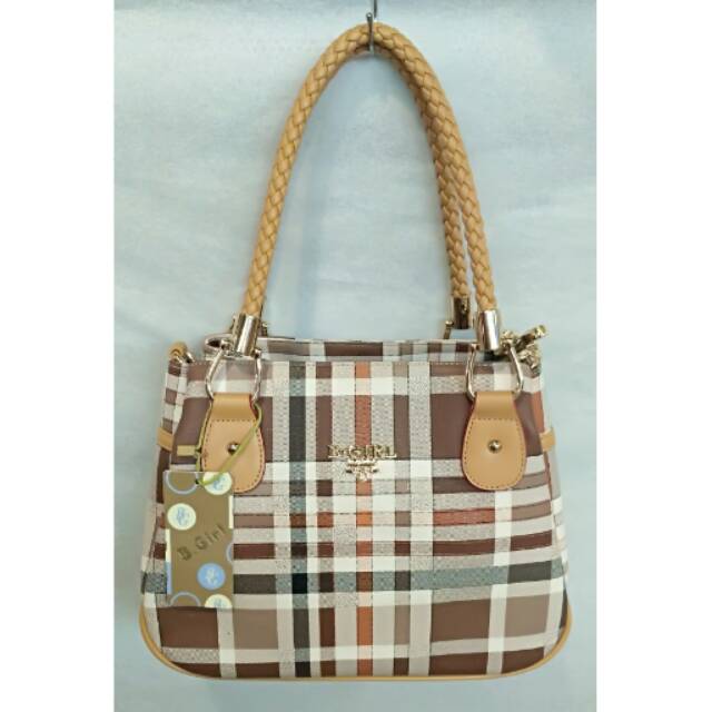 TAS B-GIRL 9586
