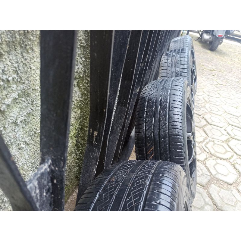 4 Velg R15 PCD 100+Ban 185/60 Layak pakai