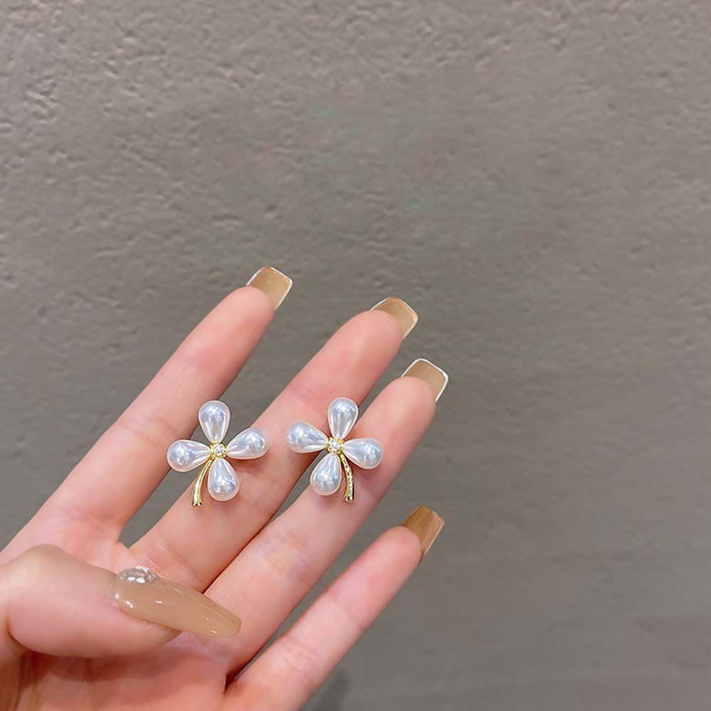 Mxbeauty Stud Earring Temperamen Bunga Sederhana Mutiara Imitasi Aksesoris Telinga Wanita Anting Korea