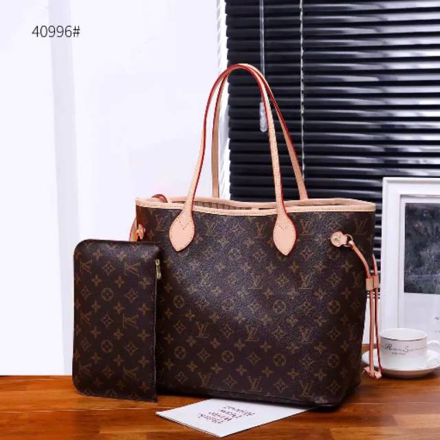 Tas selempang louis vuitton