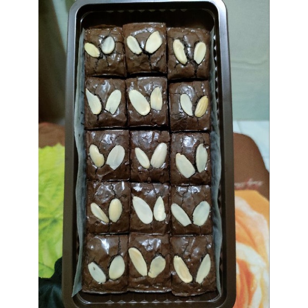 

Fudgy Brownies uk 20x10