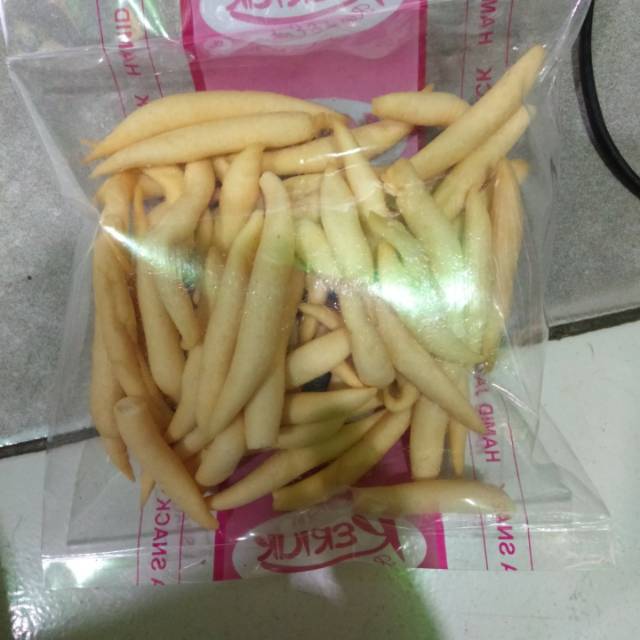 

Stik keju Keriuk Renyah dan Gurih