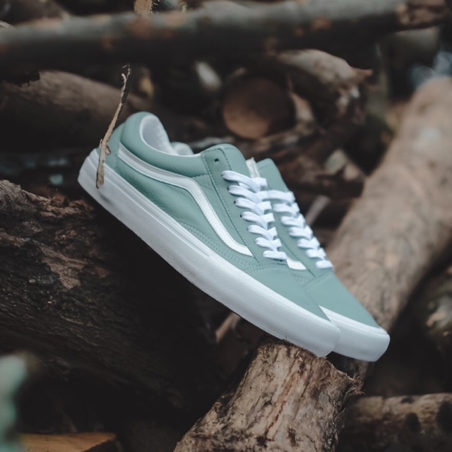 Sneakers Vans Vault Oldskool LX (Italian Leather) Cielo Original 100% Termurah