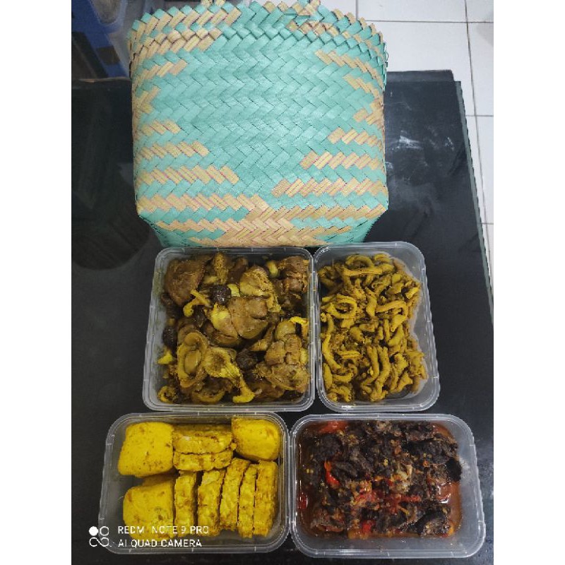 

Hampers lauk pauk