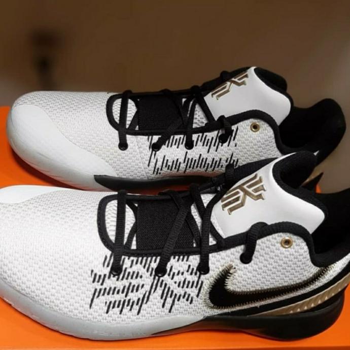 blue kyrie flytrap 2