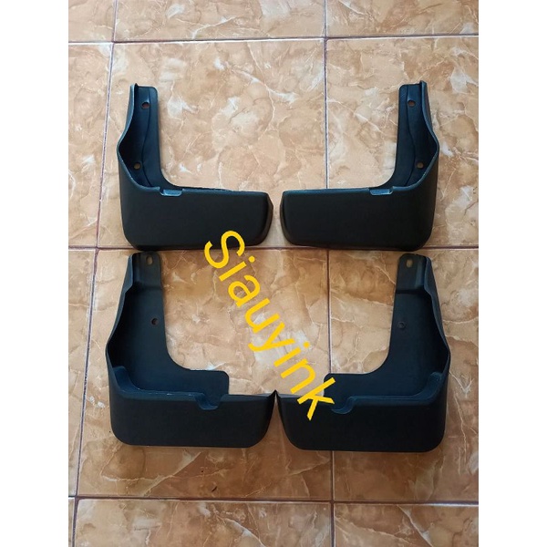 Mudguard karpet lumpur Avanza Veloz 2012 - 2014 Hitam