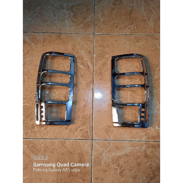 Garnis Lampu Stop Kijang Super