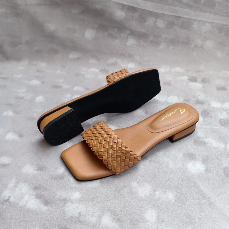 EMYE - Sandal Anyam Low Heels Wanita 1-2 cm AK01 / Sandal Flat Wanita / Slop Flat / Selop flat