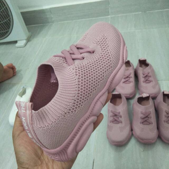 Sepatu import casual