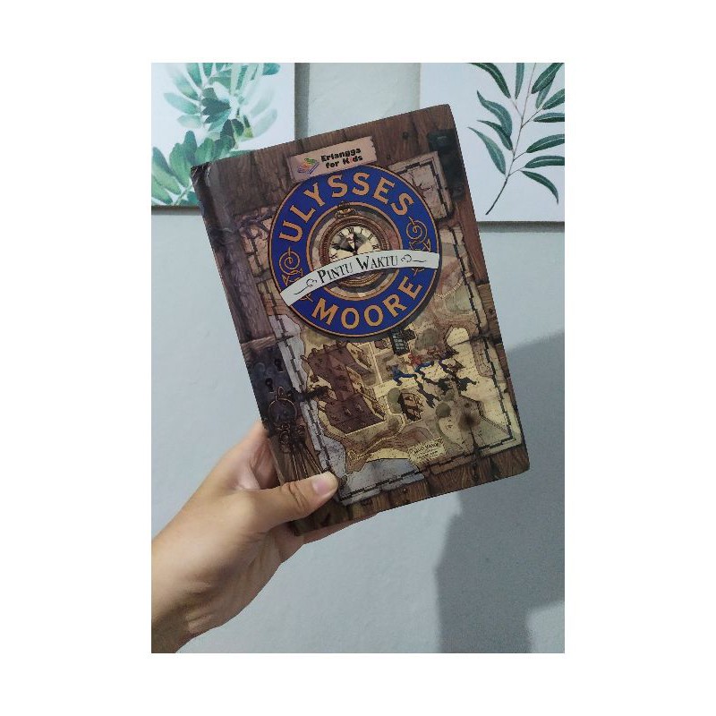Preloved Novel Bekas Original " Ulysses Moore: Pintu Waktu " Ori