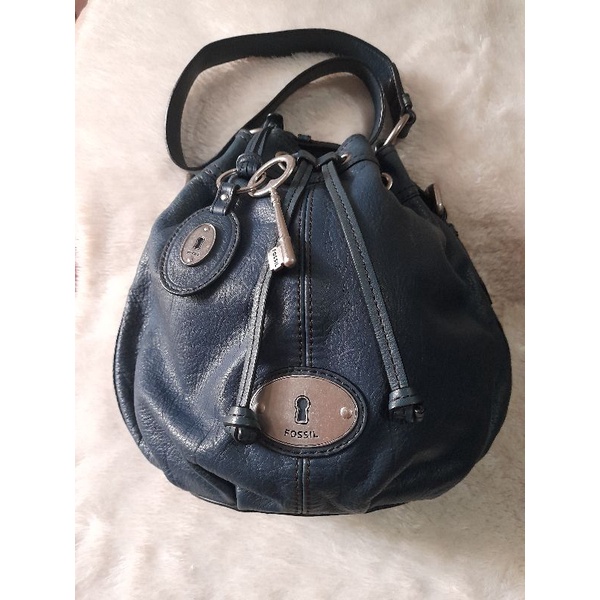 tas fossil maddox drawstring bucket mediun navy preloved