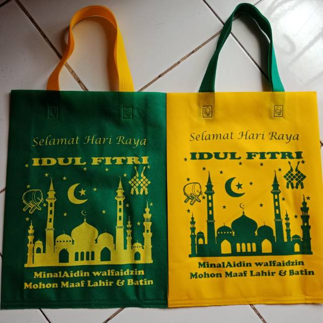 

Tas spunbond edisi lebaran uk 30 x 40 x 8 cm