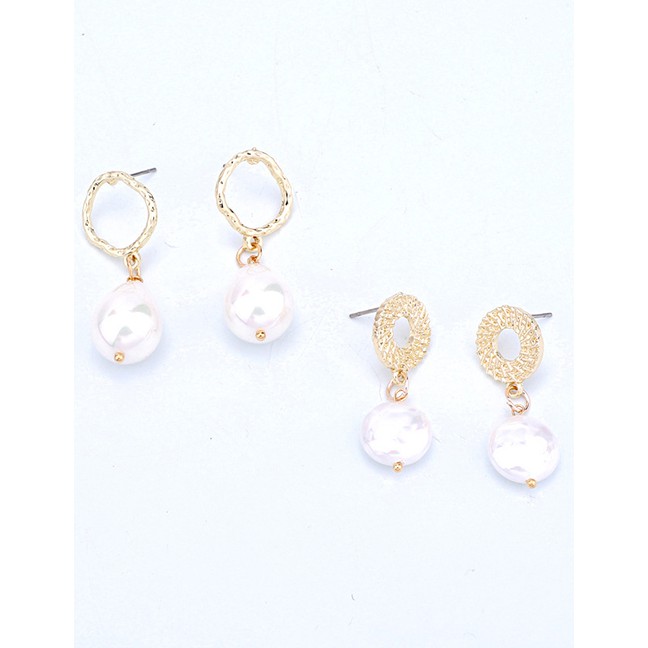 LRC Anting Tusuk Fashion White Shell Pearl Earrings F66637