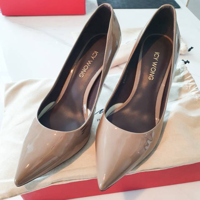Preloved Icy Wong Glossy Brown 5cm sz 38