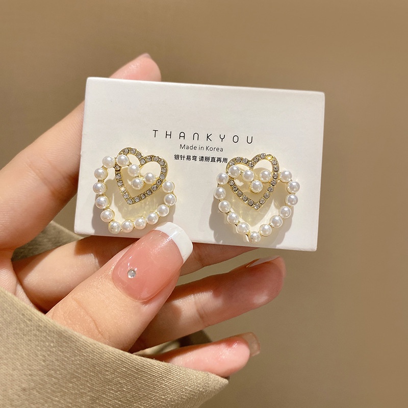 Anting Stud Bentuk Hati Aksen Mutiara Dan Berlian Gaya Vintage Untuk Wanita