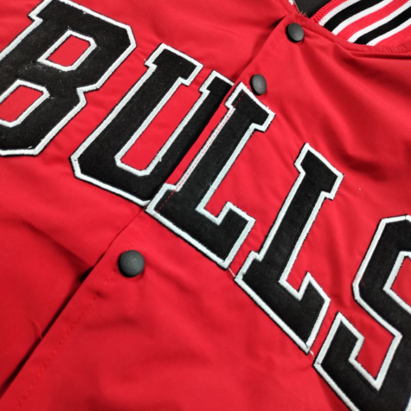 VARSITY CHICAGO BULLS RED FULL BORDIR AUTHENTIC PREMIUM FULLTAG &amp; LEBEL