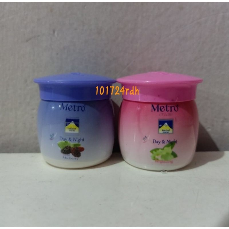 Metro cream metro snow for day & night with bengkoang dan mulberry murah