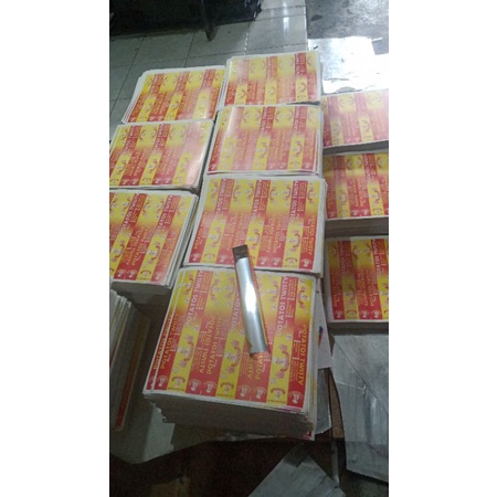 

kertas kentang ,potatos ukuran panjang 32 cm lebar 5cm isi 50pcs