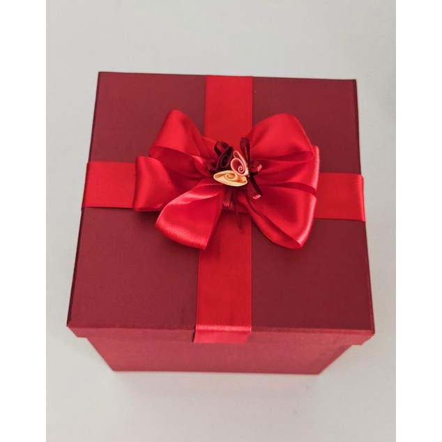 

.kotak kado tebal hardbox ( ds bgr )