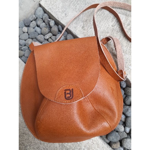 Tas kulit  slempang BUCINI