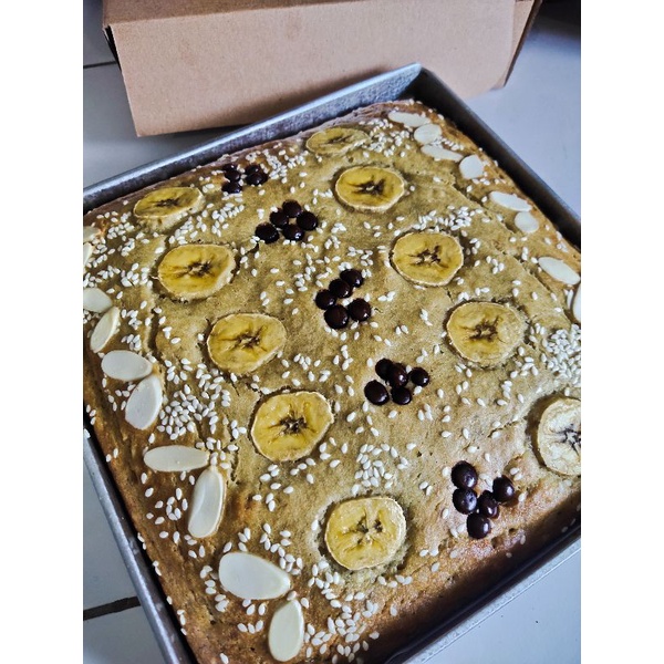 

banana cake bolu pisang topping 20x20