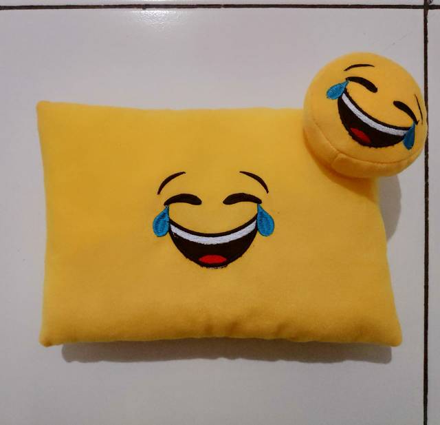 BANTAL EMOJI EMOTIKON LUCU EMPUK  DAN LENTUR