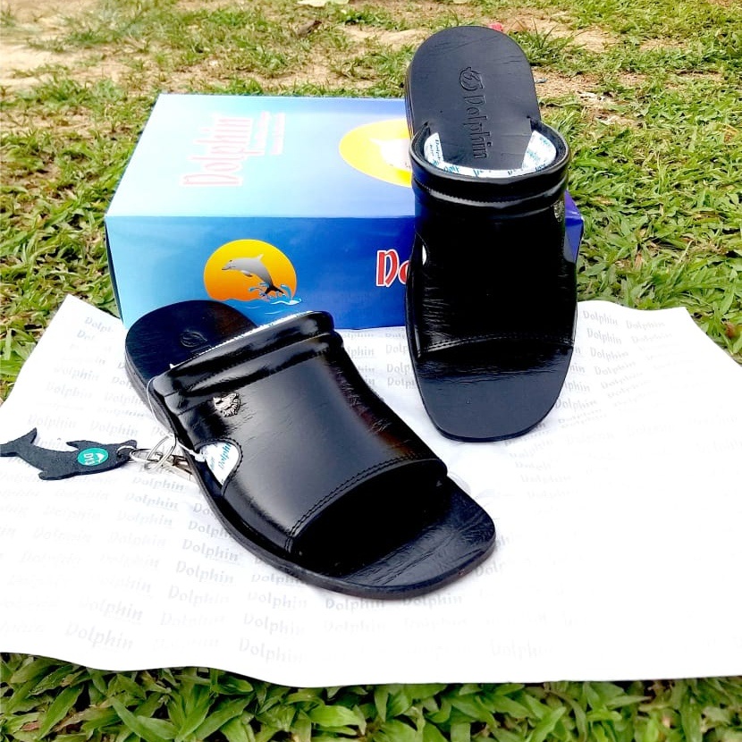 Sandal kulit original dolphin sendal pria dewasa asli selop berkualitas distro merek murah terbaru.