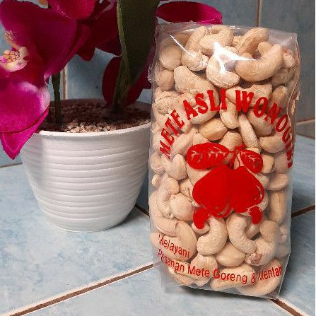 

KACANG METE MENTAH WONOGIRI 250 gr