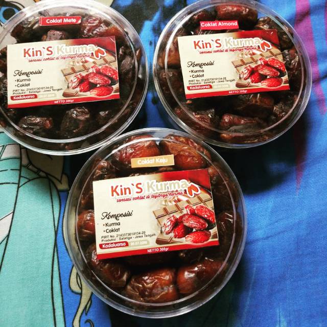 

Kurma coklat