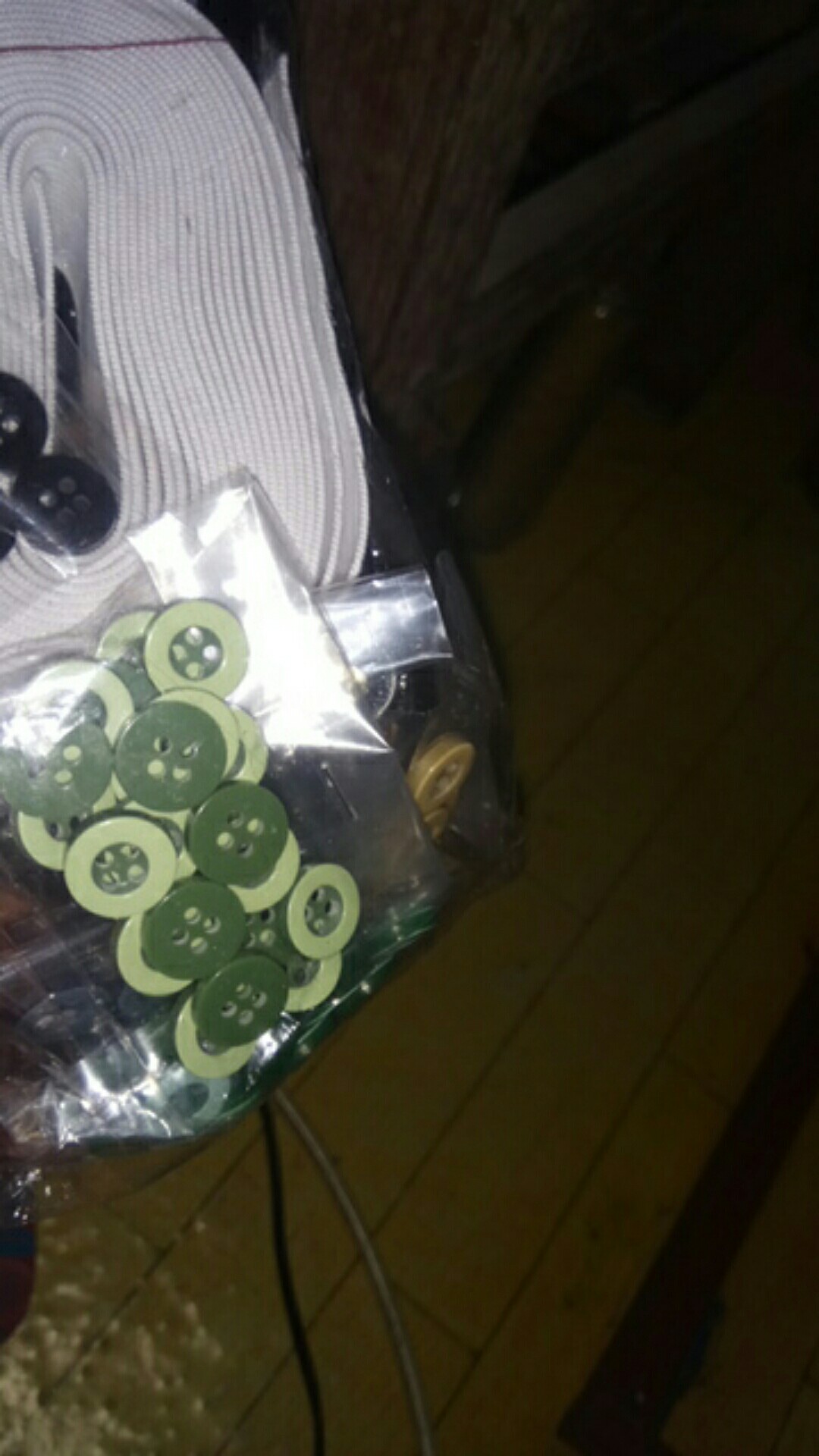 Kancing Hias Import 1,5 Cm Motif Permata