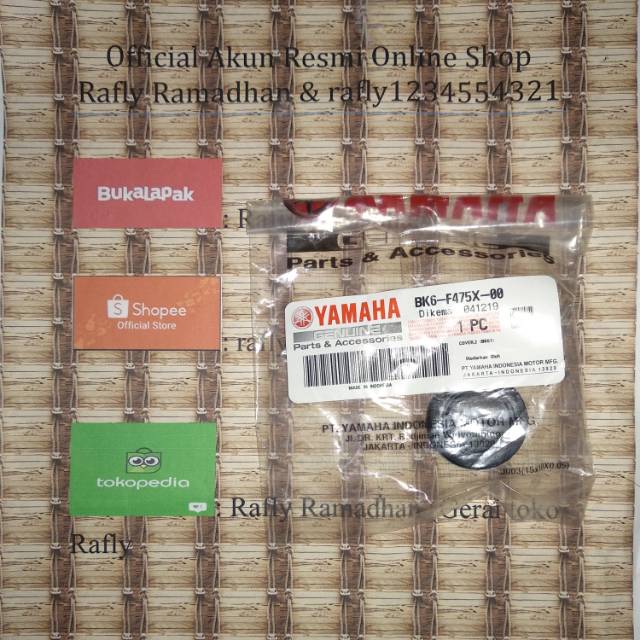 cover jok atau tutup baut jok belakang R15 V3 new ORI Yamaha BK6-F475X-00