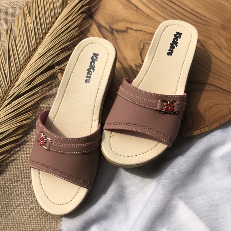 WEDGES LESTARI 3 CREAM TERMURAH SENDAL SANDAL WANITA CEWEK MODERN TERLARIS SENDAL WANITA MULAN SLOP MURAH TERBARU SLIP SANDAL PEREMPUAN SELOP KOKOP BIRKEN KARET IBU IBU REMAJA CEWEK MODERN