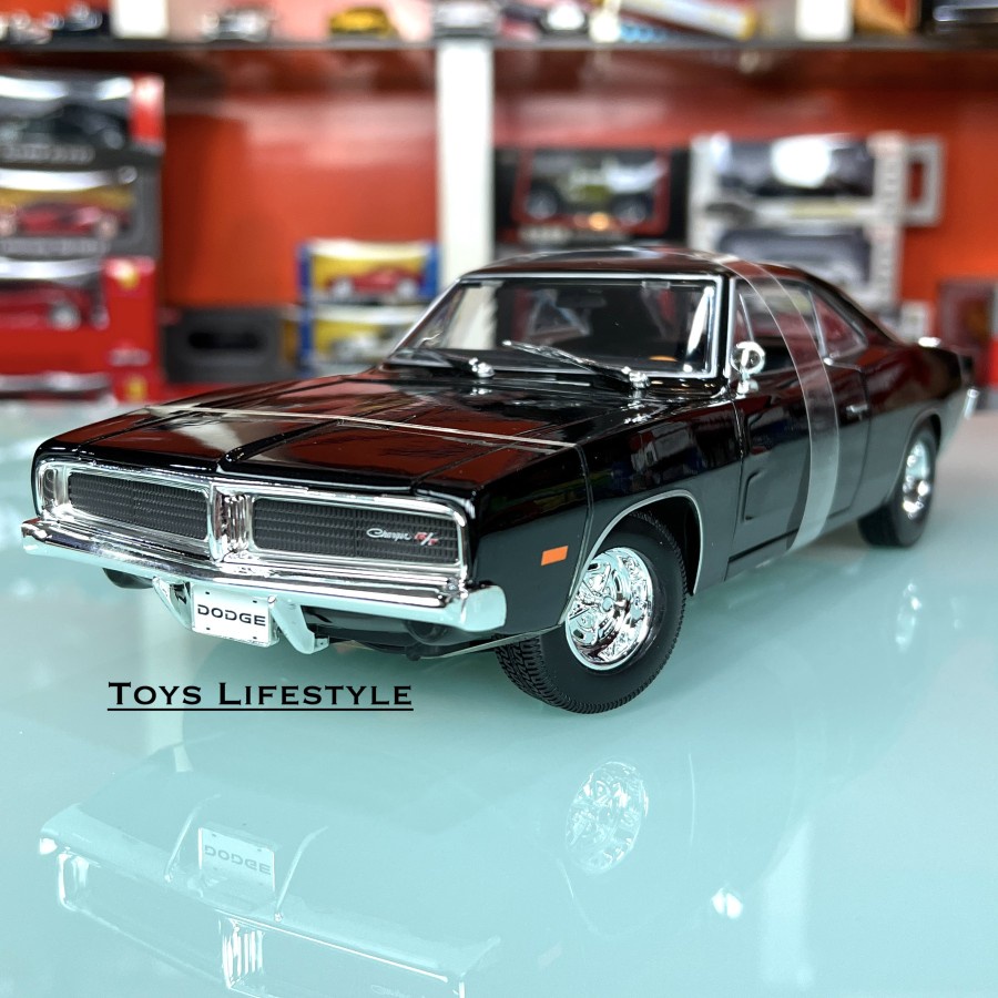 Maisto Diecast - 1969 Dodge Charger R/T Black 1:18 Special Edition