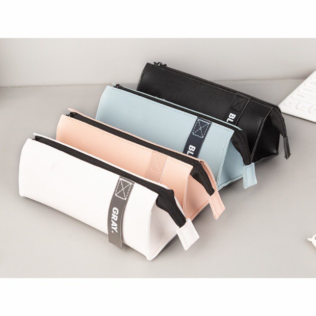 

TEMPAT PENSIL SEGITIGA MINIMALIS Kualitas PREMIUM