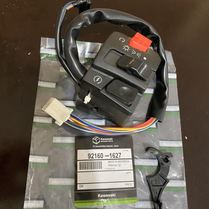 Sparepart Motor Saklar Kanan Switch Stater Lampu Holder RH Kawasaki KLX 150 D Tracker