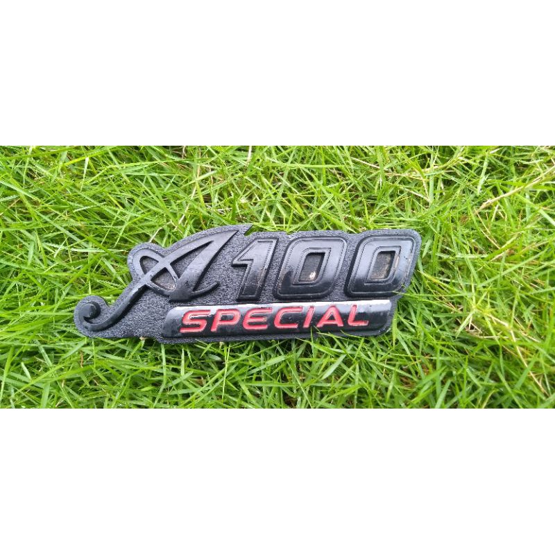 emblem ORI box tutup tulisan cover aki Suzuki a100 original