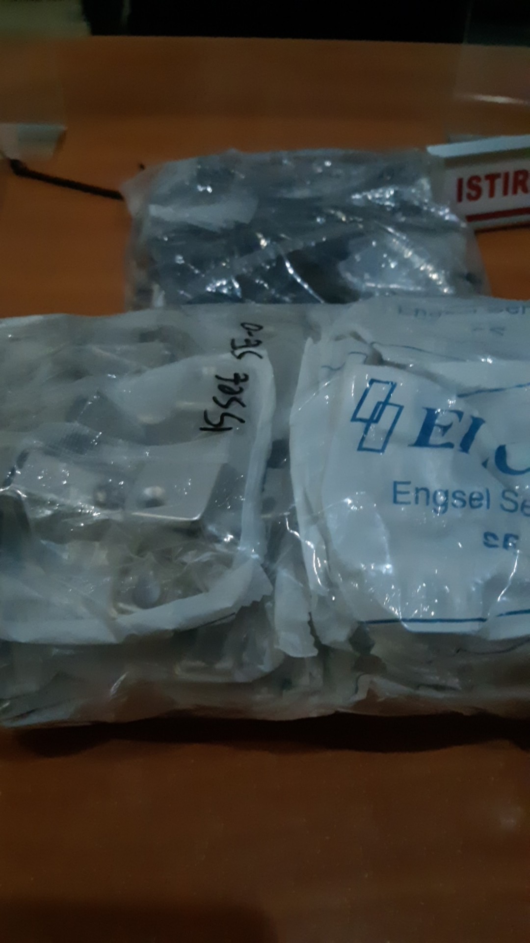 Handle Plastik Bintik Cokelat 96mm / Tarikan Plastik Minimalis Lemari Bintik Cokelat 96mm