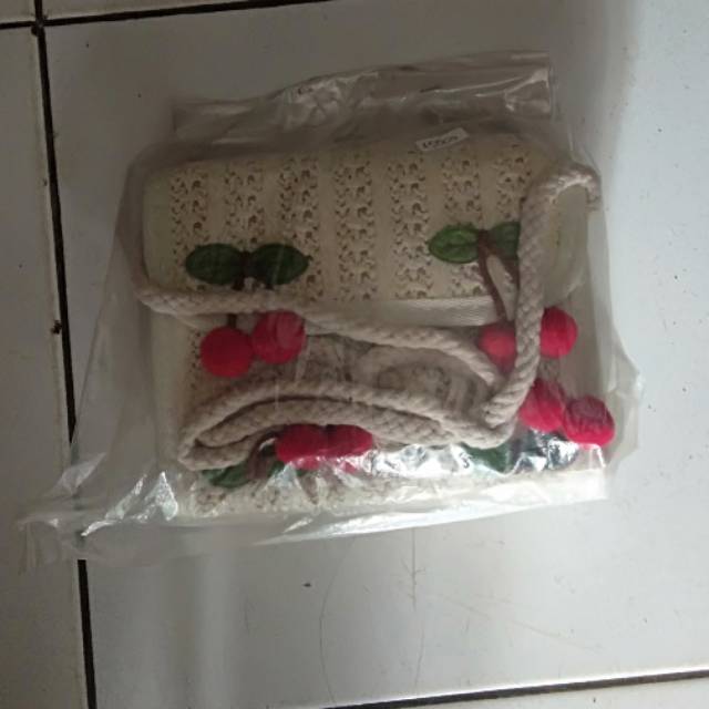 Tas rajut strawberry