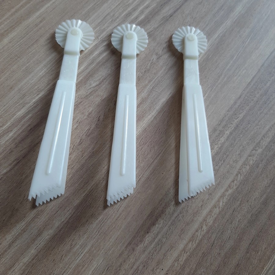 Jepitan Nastar Daun Roda Penjepit Capit Kue Kering Nastar